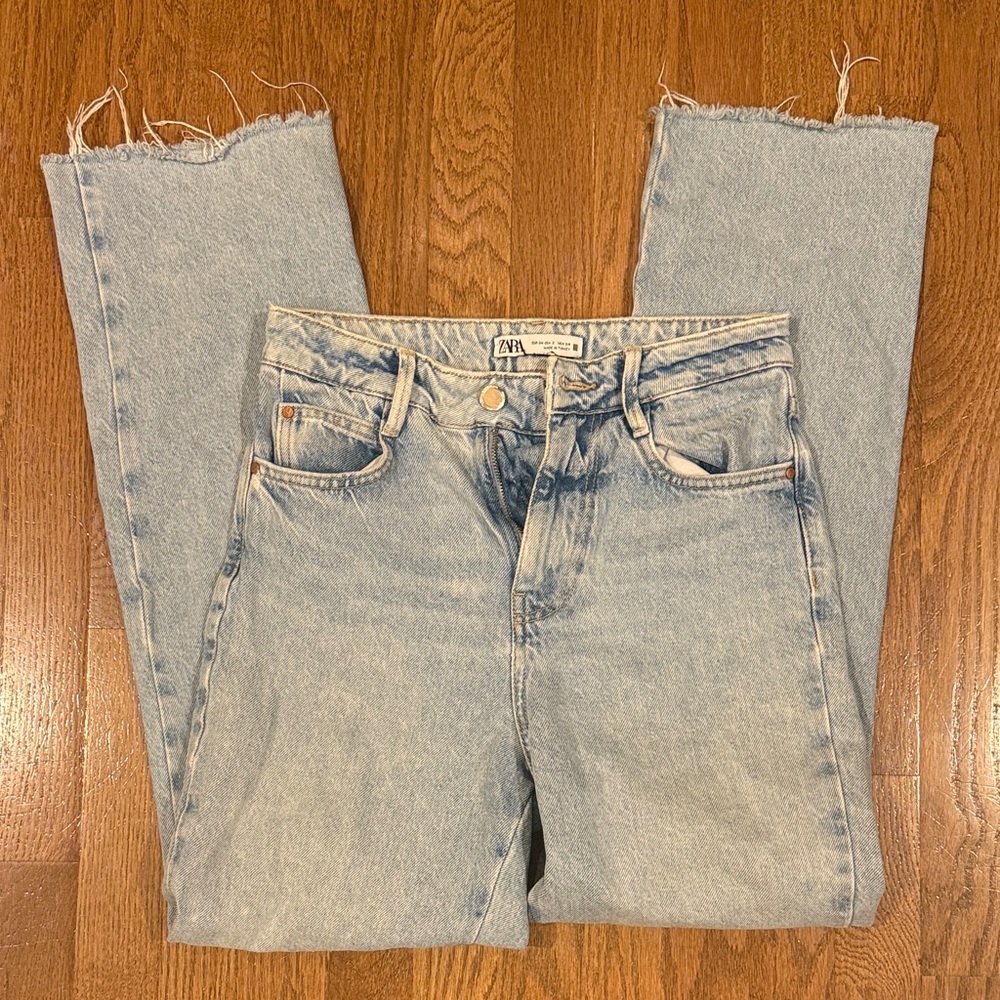 Zara Women's Straight Leg Jeans in Light Blue